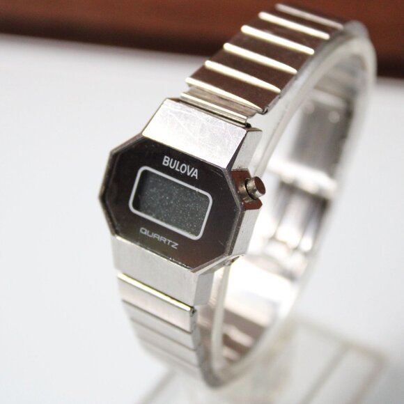 Vintage Bulova Digital Watch Womens Silver Tone Stainless Steel Classic Y2k Rare - Picture 1 of 8